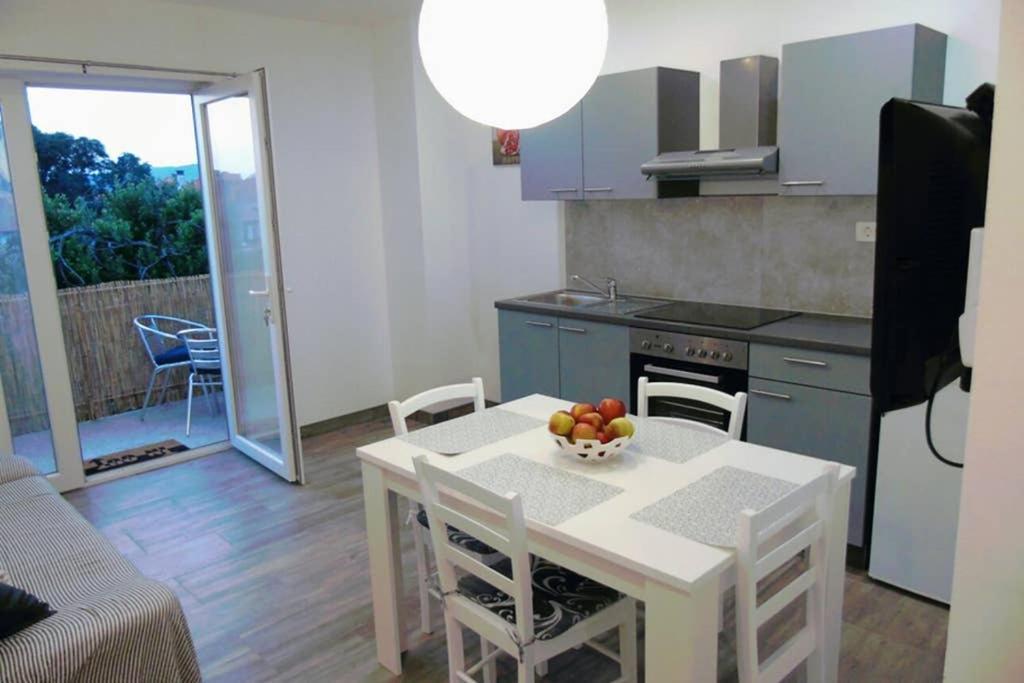 Apartman Greta Sukošan Екстериор снимка