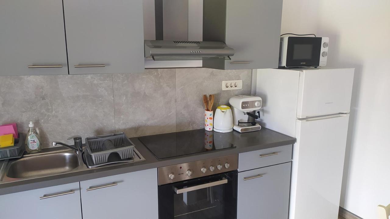 Apartman Greta Sukošan Екстериор снимка